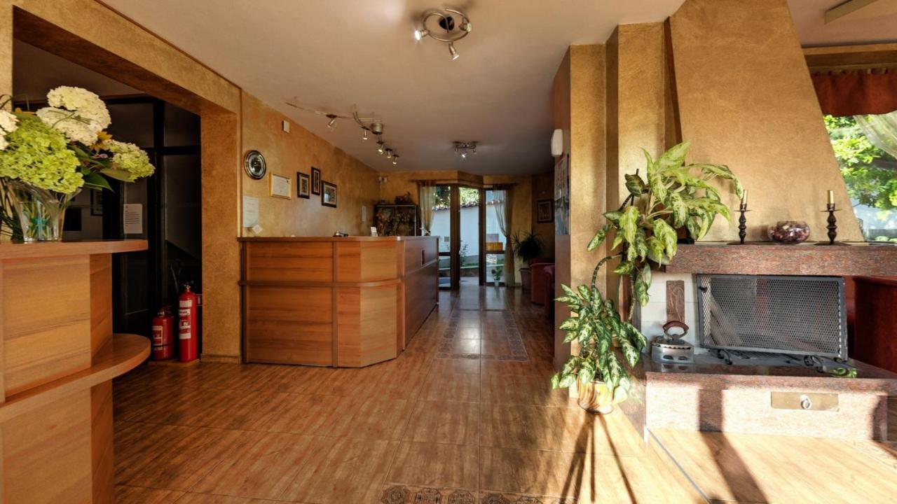 Family Hotel Emaly 1 Bankja Kültér fotó