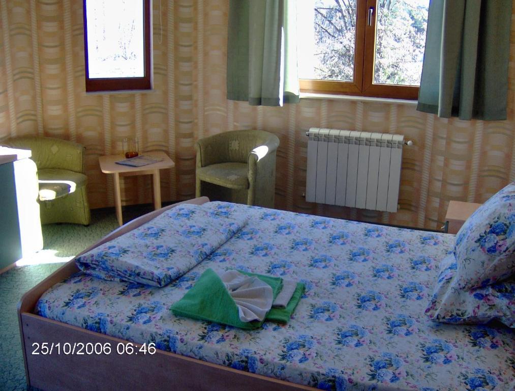 Family Hotel Emaly 1 Bankja Szoba fotó